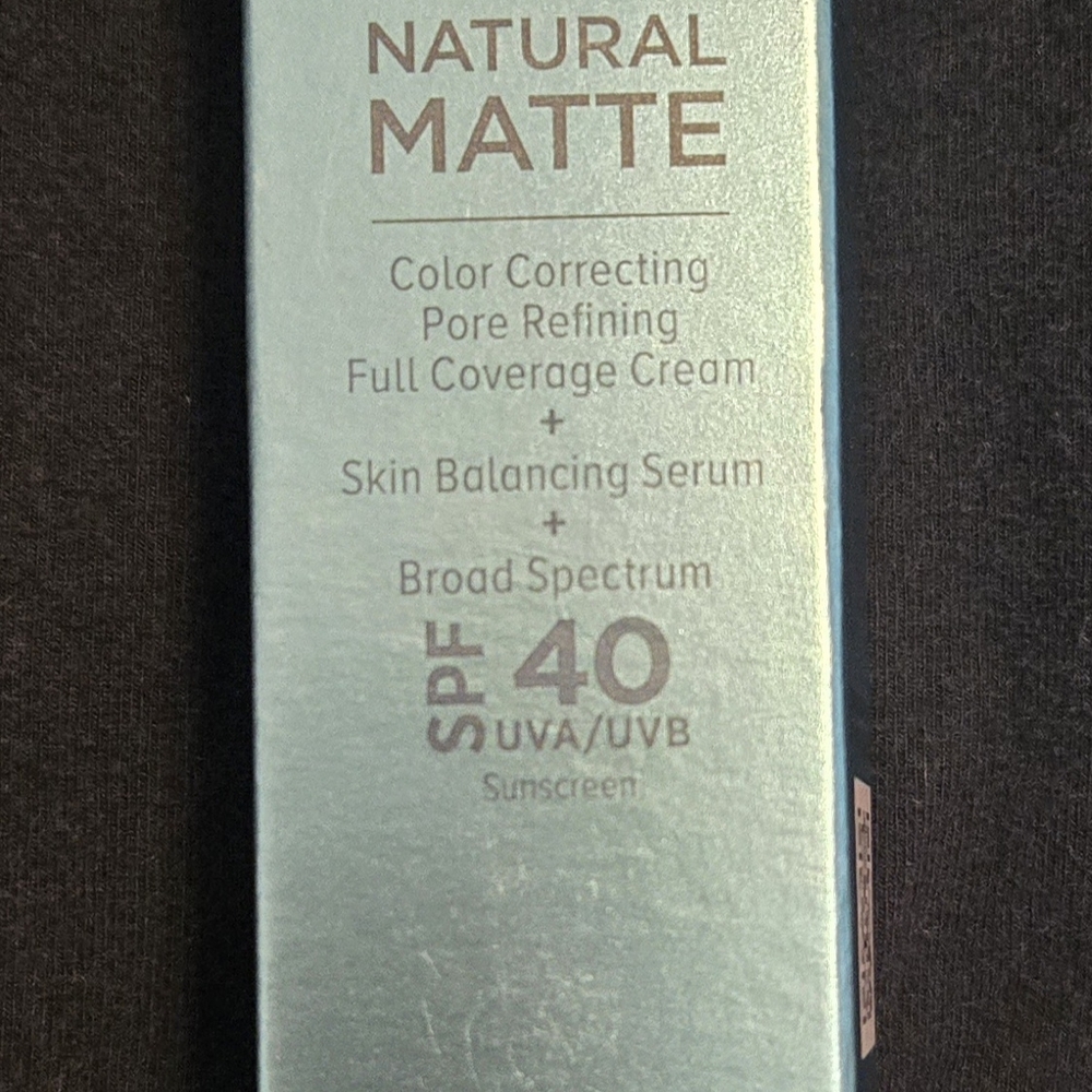 IT Natural Matte Color Correcting Cream - Color: Neutral Medium